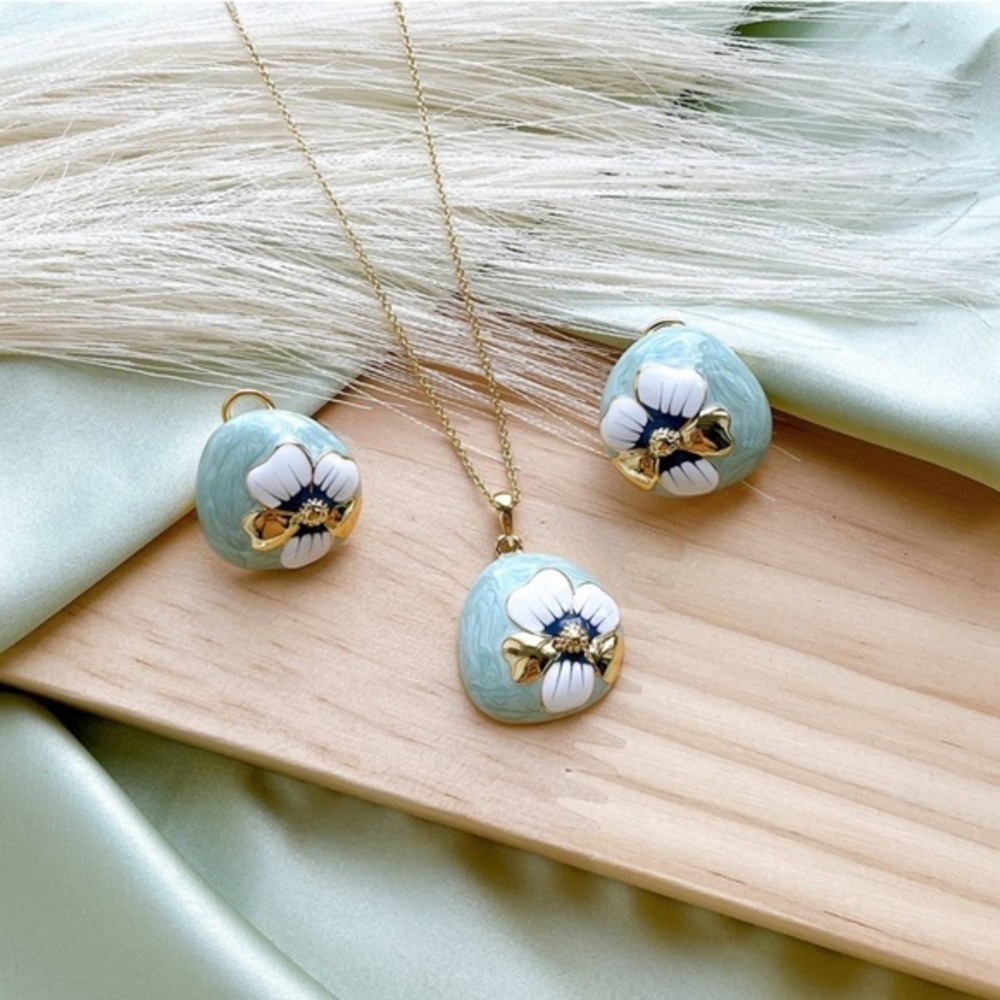 Jewelry set made of high-quality medical steel coated with enamel